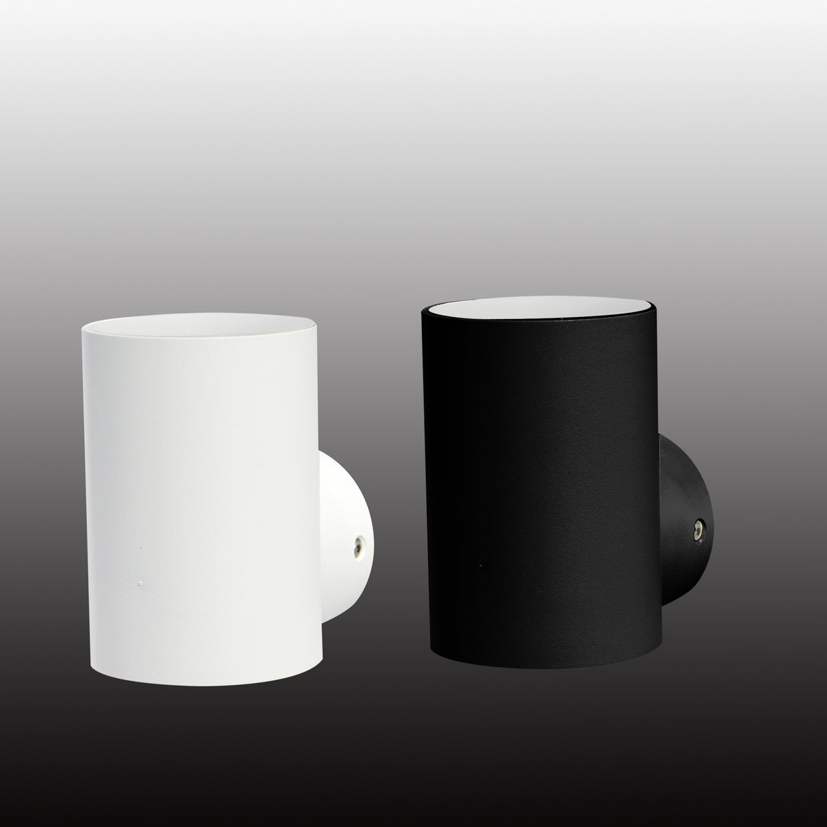 Comparación de los dos acabados del foco LED Milán, blanco a la izquierda y negro a la derecha