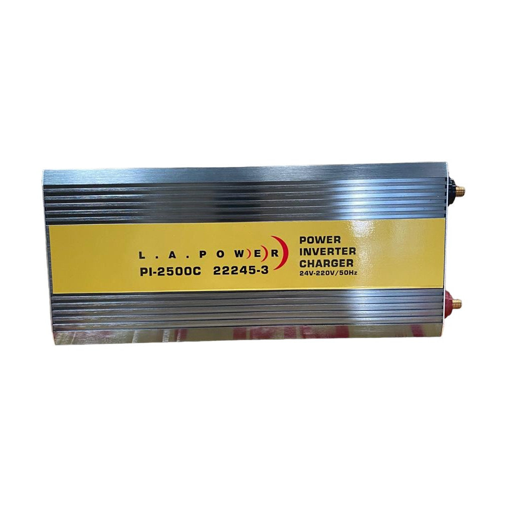Inversor cargador L.A.POWER PI-2500C de 24V a 220V 2500W con carcasa metálica y etiqueta amarilla